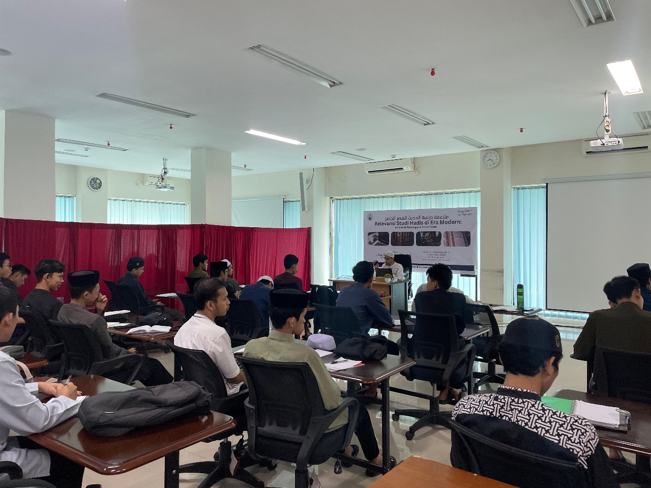 Seminar “Relevansi Studi Hadis di Era Modern: Menjawab Tantangan dan Peran Tokoh