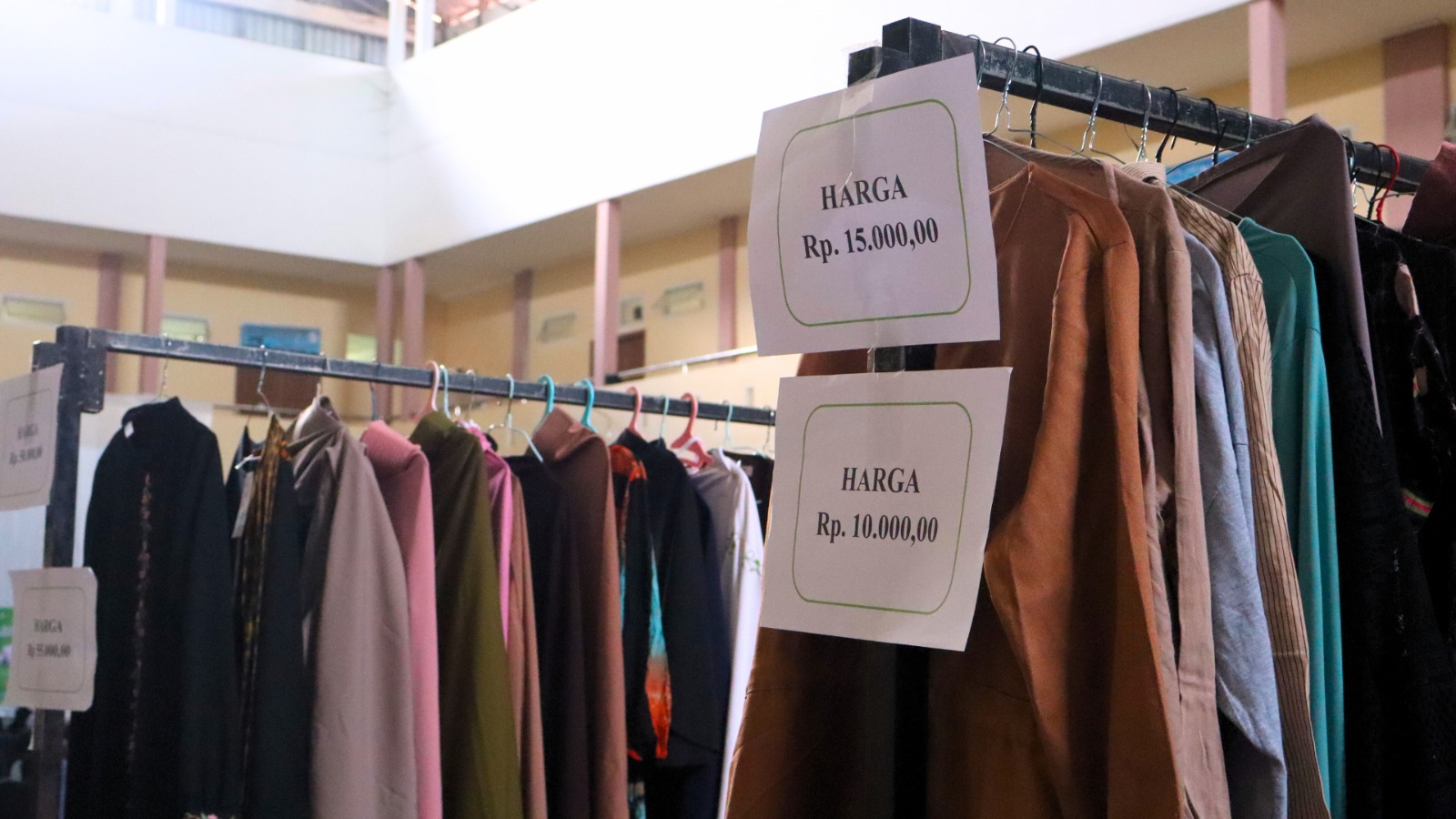 Belanja Sambil Berbagi, IKA Putri STIBA Makassar Hadirkan Kebaikan Lewat Bazar Preloved