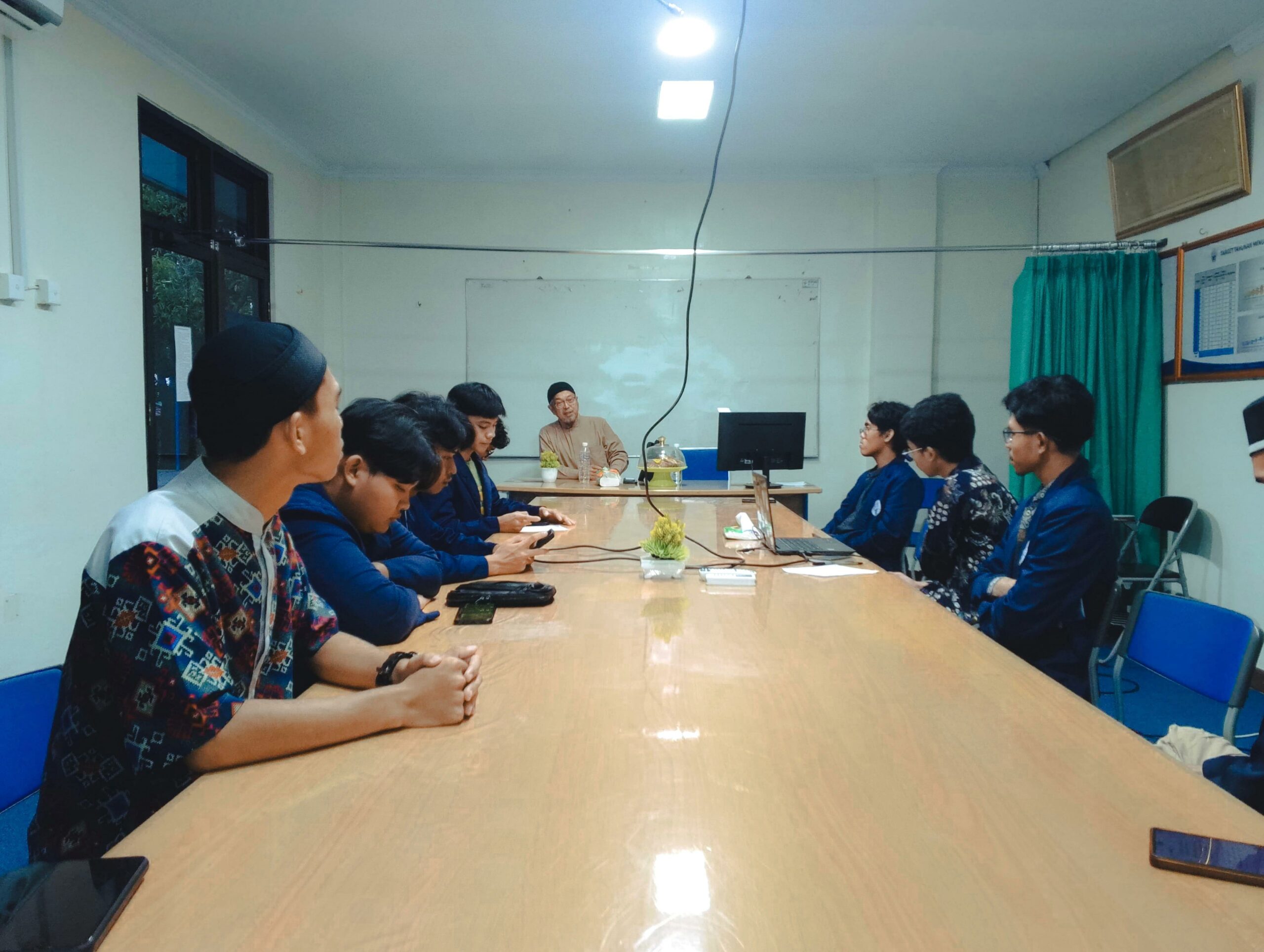 Manfaatkan Lahan Kosong, UKM LH STIBA Makassar Gelar Penyuluhan Budidaya Cabai