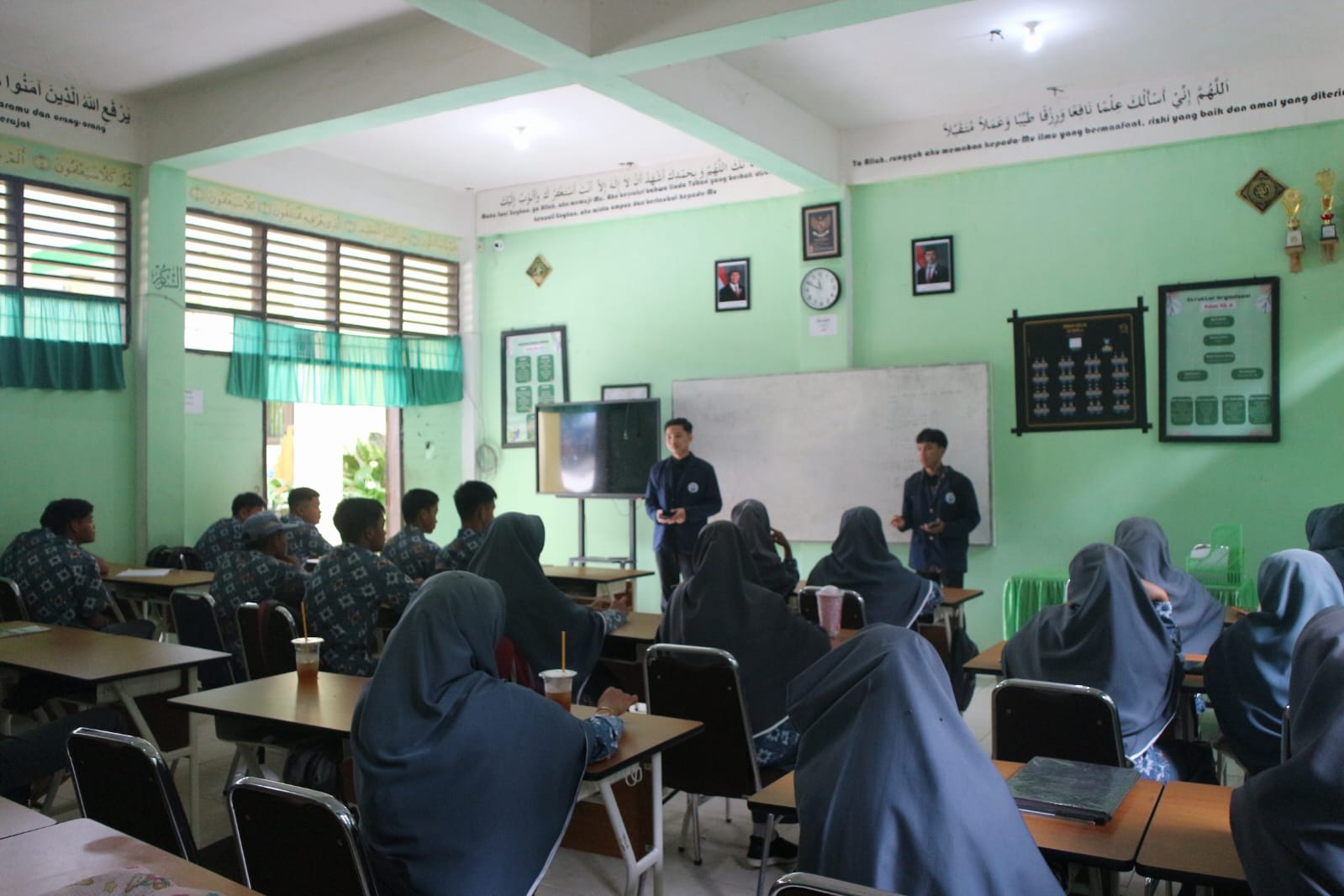 Roadshow HIMMA STIBA ke Berbagai Sekolah, Sosialisasi Kampus Ajak Siswa Kuliah di STIBA Makassar