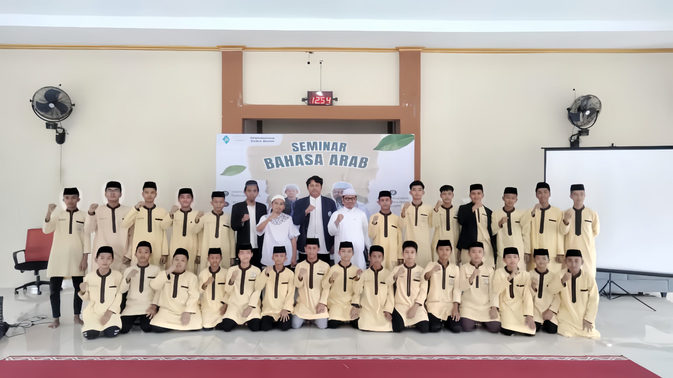 Kontribusi Nyata Mahasiswa STIBA Makassar Asal Bone, Ajak Generasi Muda Cintai Bahasa Arab