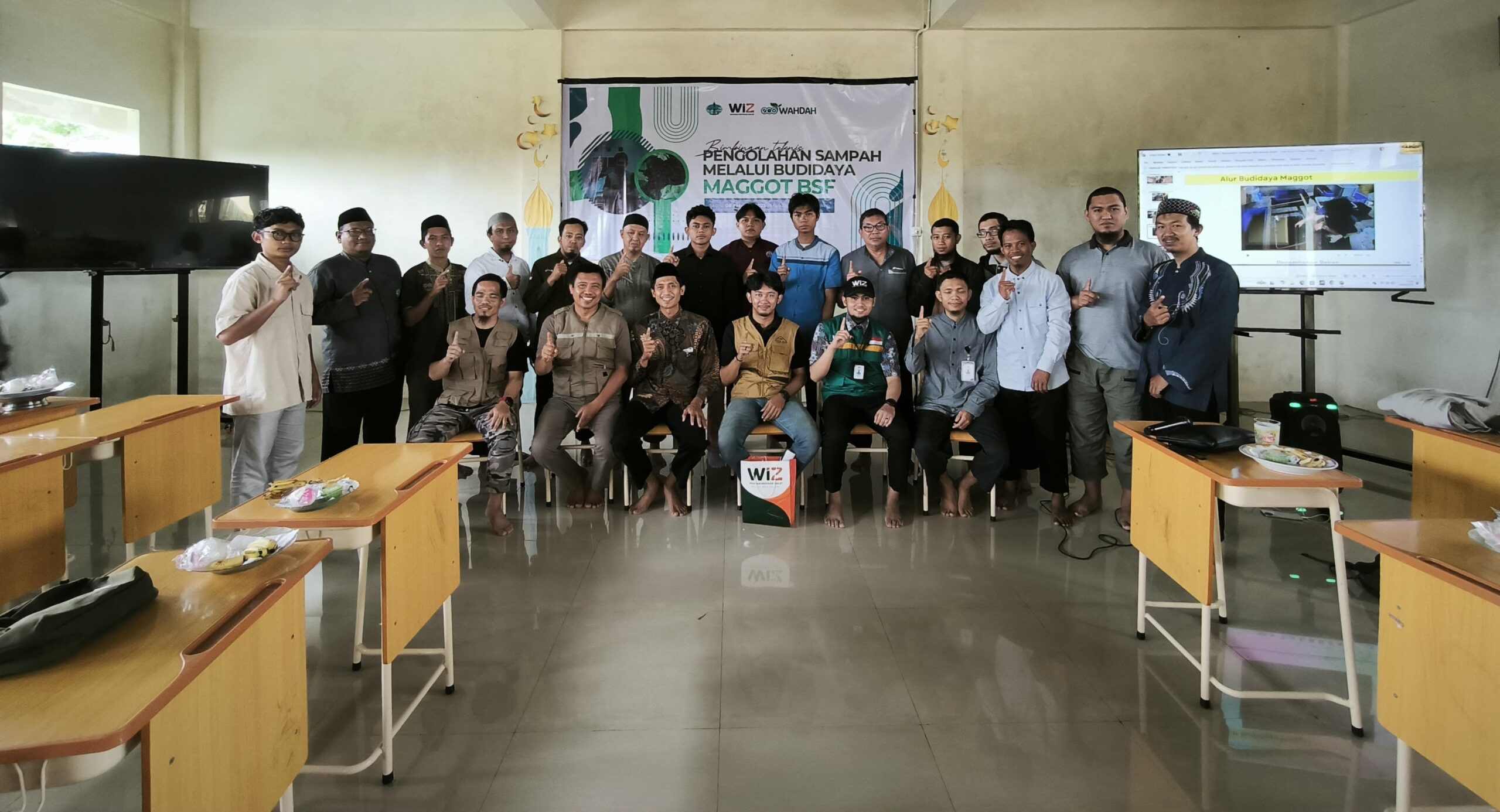 UKM Lingkungan Hidup STIBA Makassar Ajak Masyarakat Kelola Sampah dengan Maggot BSF