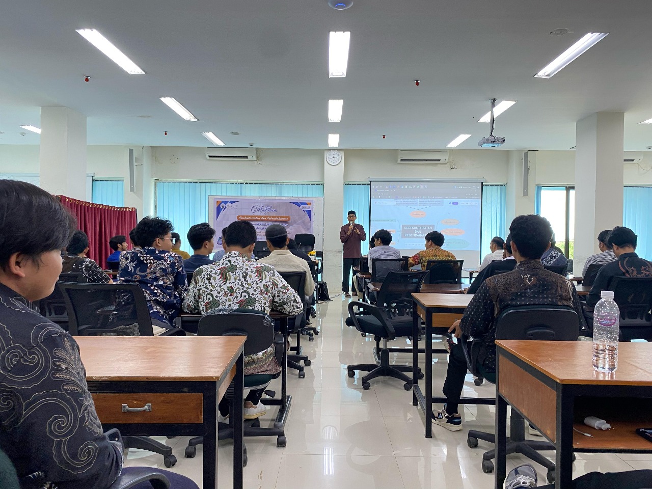 Upgrade Skill! Pelatihan Kesekretariatan dan Kebendaharaan STIBA Makassar Bantu Organisasi Makin Profesional