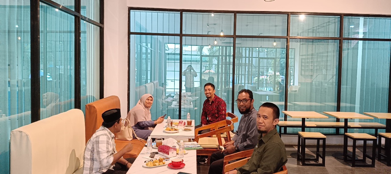 Kolaborasi STIBA Makassar dan IAI DDI Polman: Dorong Manajemen Jurnal Ilmiah yang Lebih Profesional