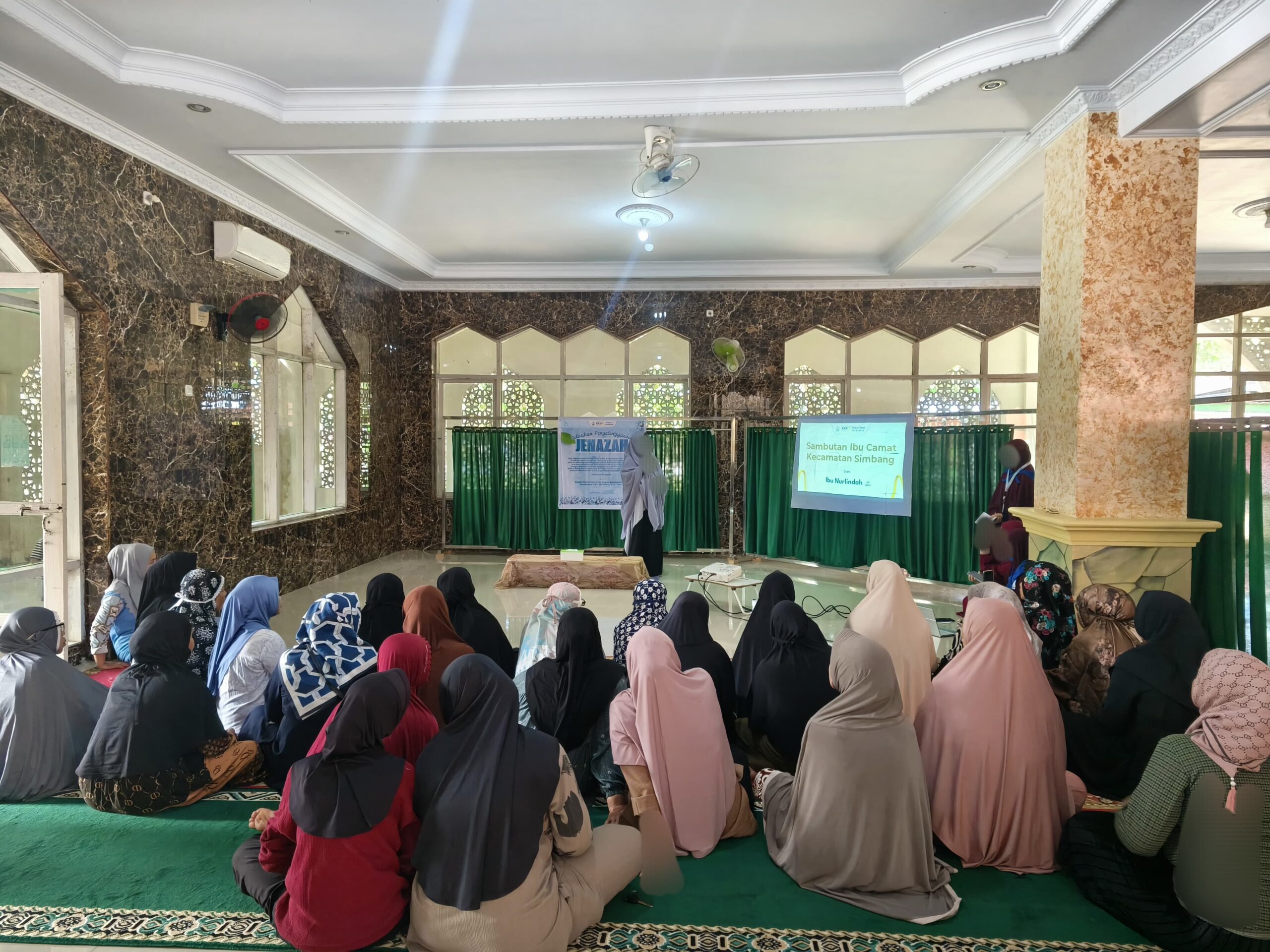 Mahasiswi KKN STIBA Latih Warga Urus Jenazah, Peserta Antusias, Ibu Camat Simbang Beri Apresiasi