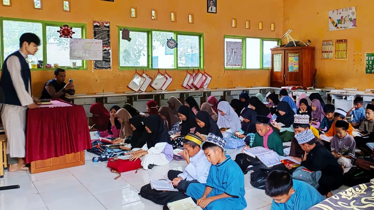 Pesantren Kilat di SDN Inpres 126 Kariango: Seru, Penuh Ilmu, dan Dapat Banyak Hikmah