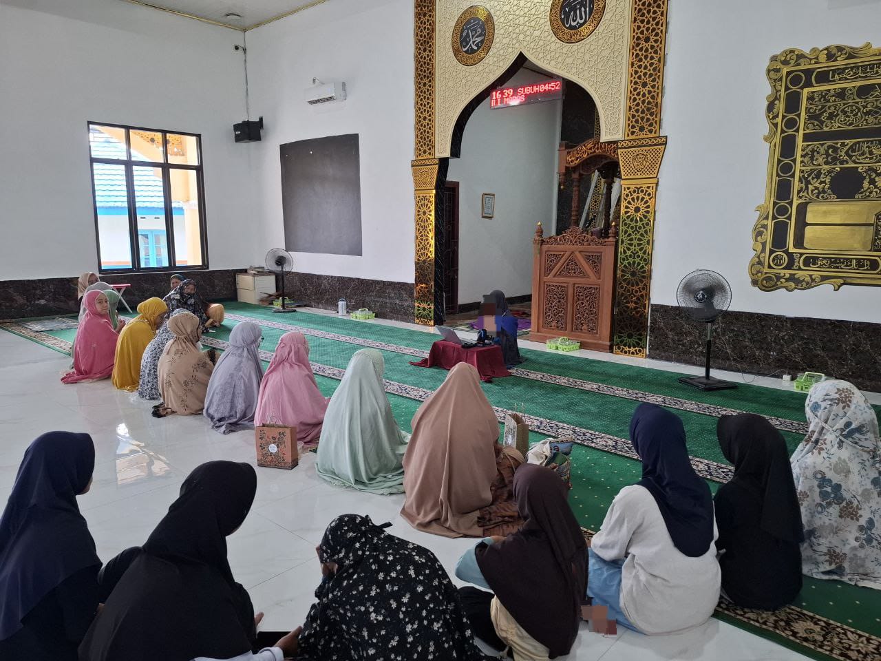 Masyarakat Borong Sambut Hangat Taklim Muslimah, “Semoga Terus Berlanjut”