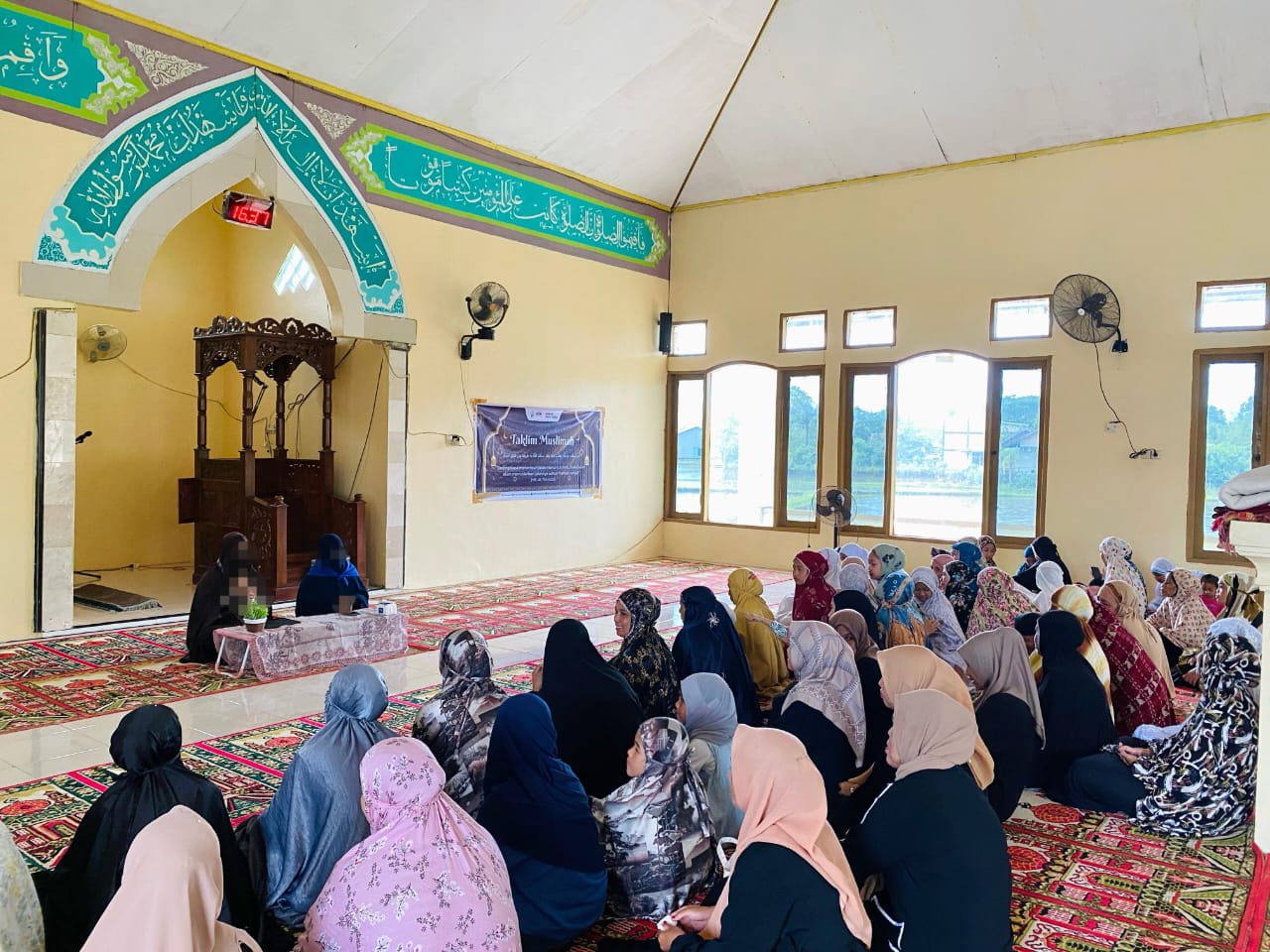 Ngobrol Santai Bareng Muslimah: KKN VIII STIBA Makassar Gelar Taklim dan Tebar Iftar di Bonto Tallasa