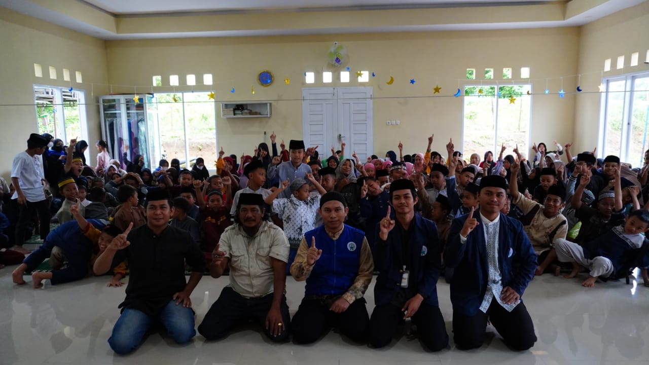 “Kepala Desa Pucak: Saya Akan Selalu Hadir di Setiap Kegiatan Mahasiswa KKN STIBA!”