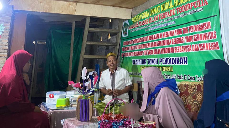 Mahasiswa KKN STIBA Makassar Dukung Perjuangan Pak Burhan, Sang Pejuang Pendidikan di Pelosok Maros