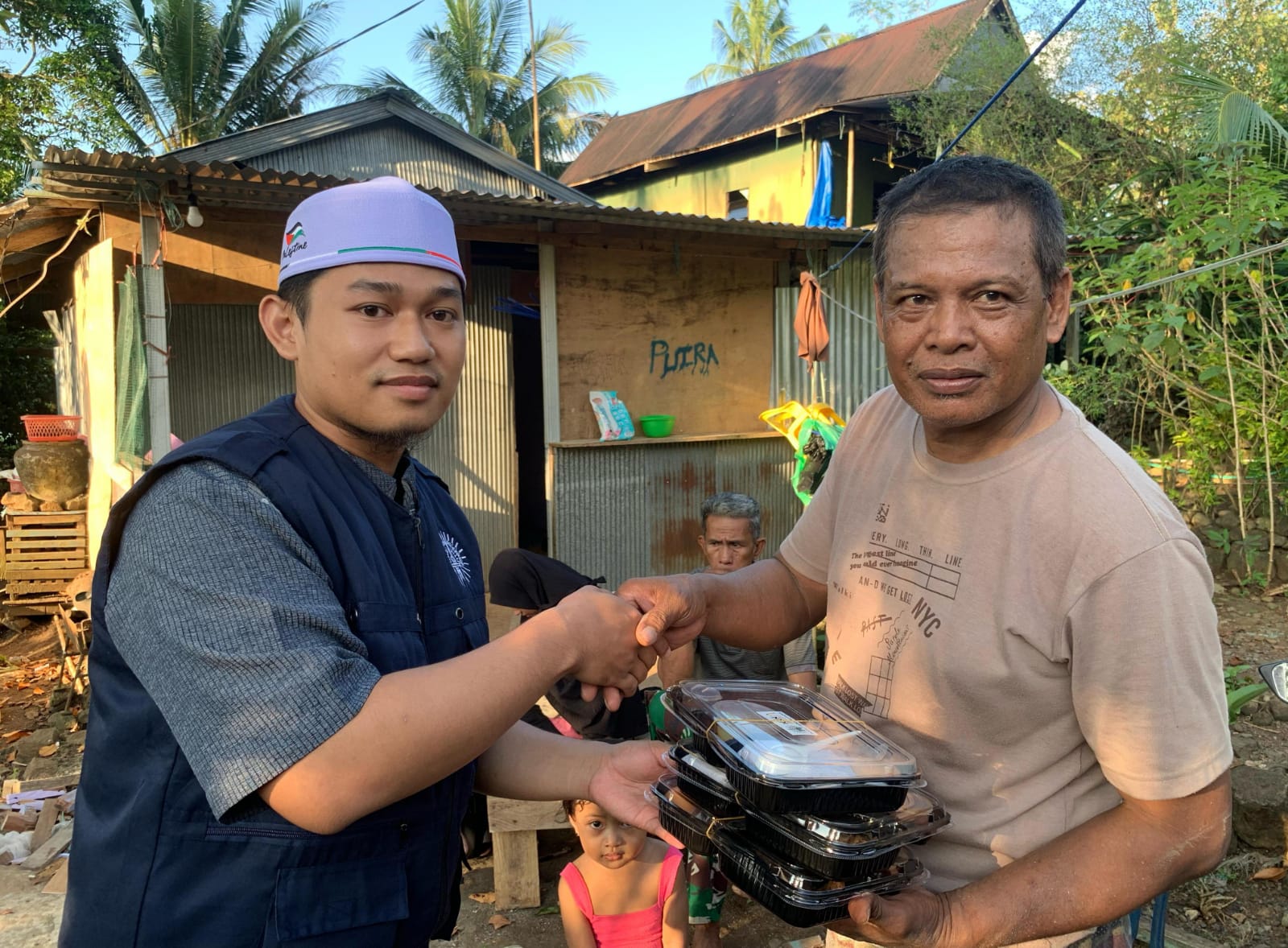 Tebar Iftar di Benteng Gajah: 100 Paket Berbuka untuk Warga Pelosok
