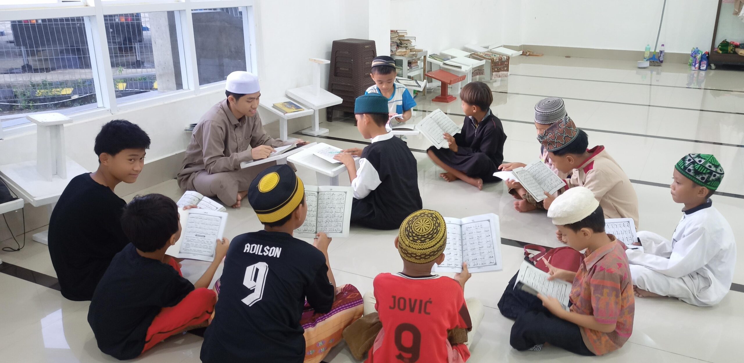 GASQAN: Gerakan Asyik Qur’an, Cara Kader Raudhatul Huffazh Isi Liburan dengan Dakwah