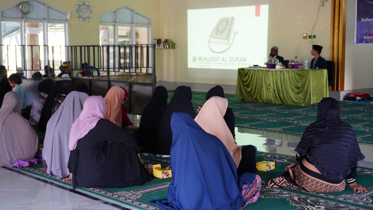 Ramai dan Penuh Rasa Ingin Tahu! Seminar “Rahasia Sehat ala Nabi” di Desa Pucak Bikin Warga Tak Mau Ketinggalan