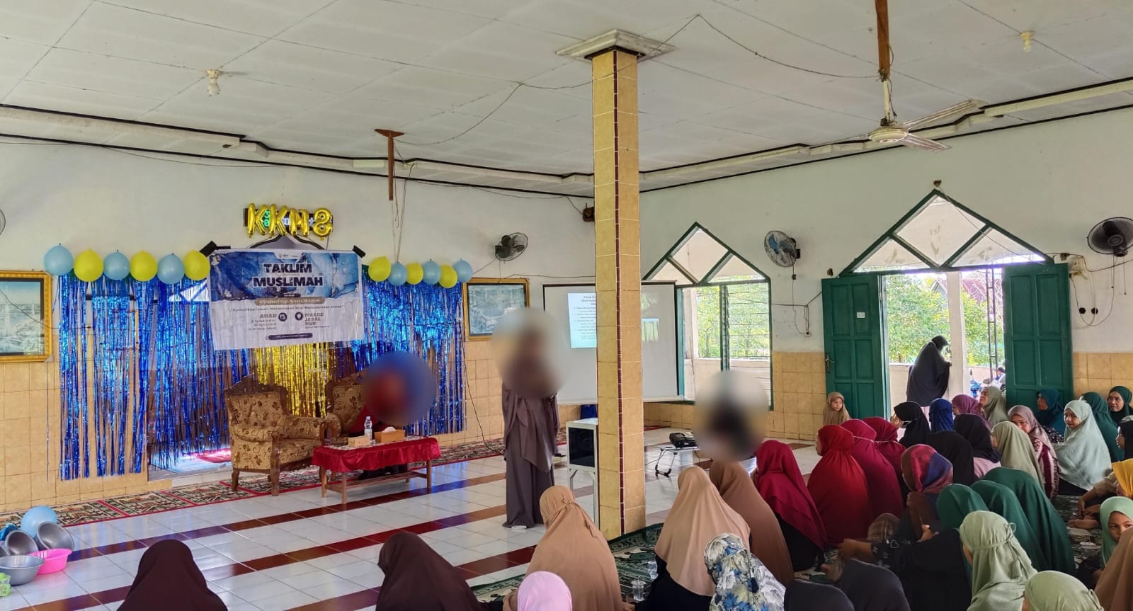 Ibu adalah Madrasah Pertama: Pesan Menyentuh Hati di Taklim Akbar Mahasiswi KKN Dusun Bonto Panno