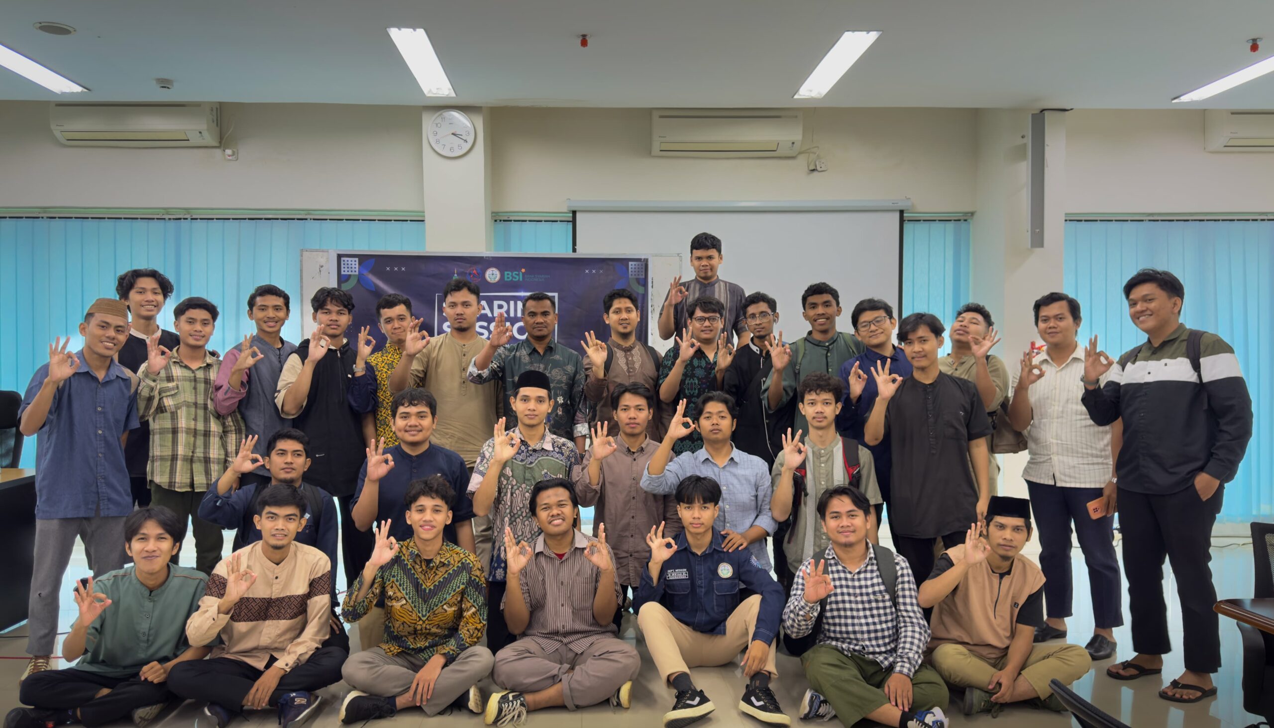 Mahasiswa HES Belajar Langsung Bareng BSI: Kupas Tuntas Regulasi dan Risiko di Perbankan Syariah