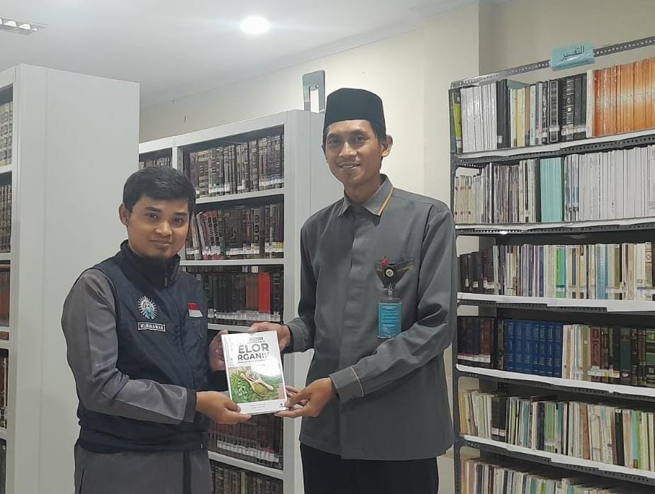 Perpustakaan STIBA Terima Buku Wakaf Produktif: Gabungkan Agrowisata dan Tanaman Kelor