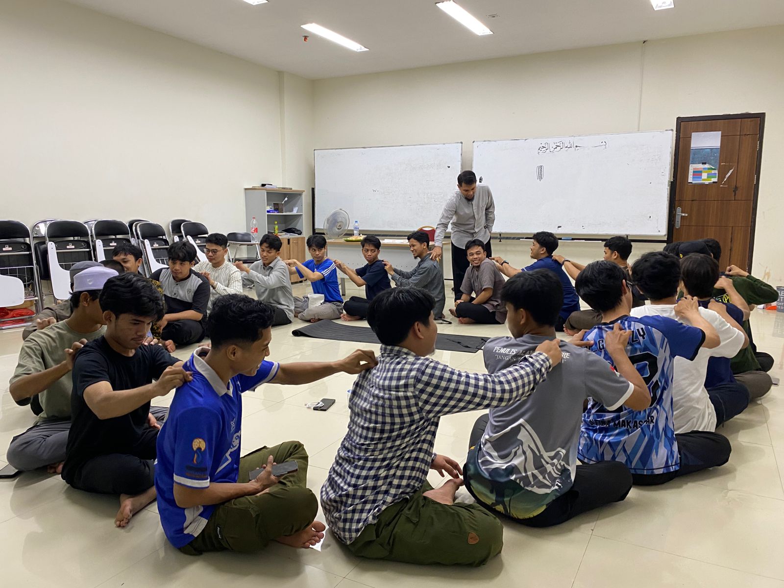 Totok Punggung Bersama UKM Kesehatan: Belajar Deteksi Masalah Tubuh Lewat Titik di Punggung