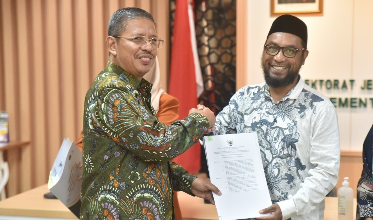 Serah Terima SK: Momen Resmi STIBA Makassar Mengukuhkan Status Sebagai Institut
