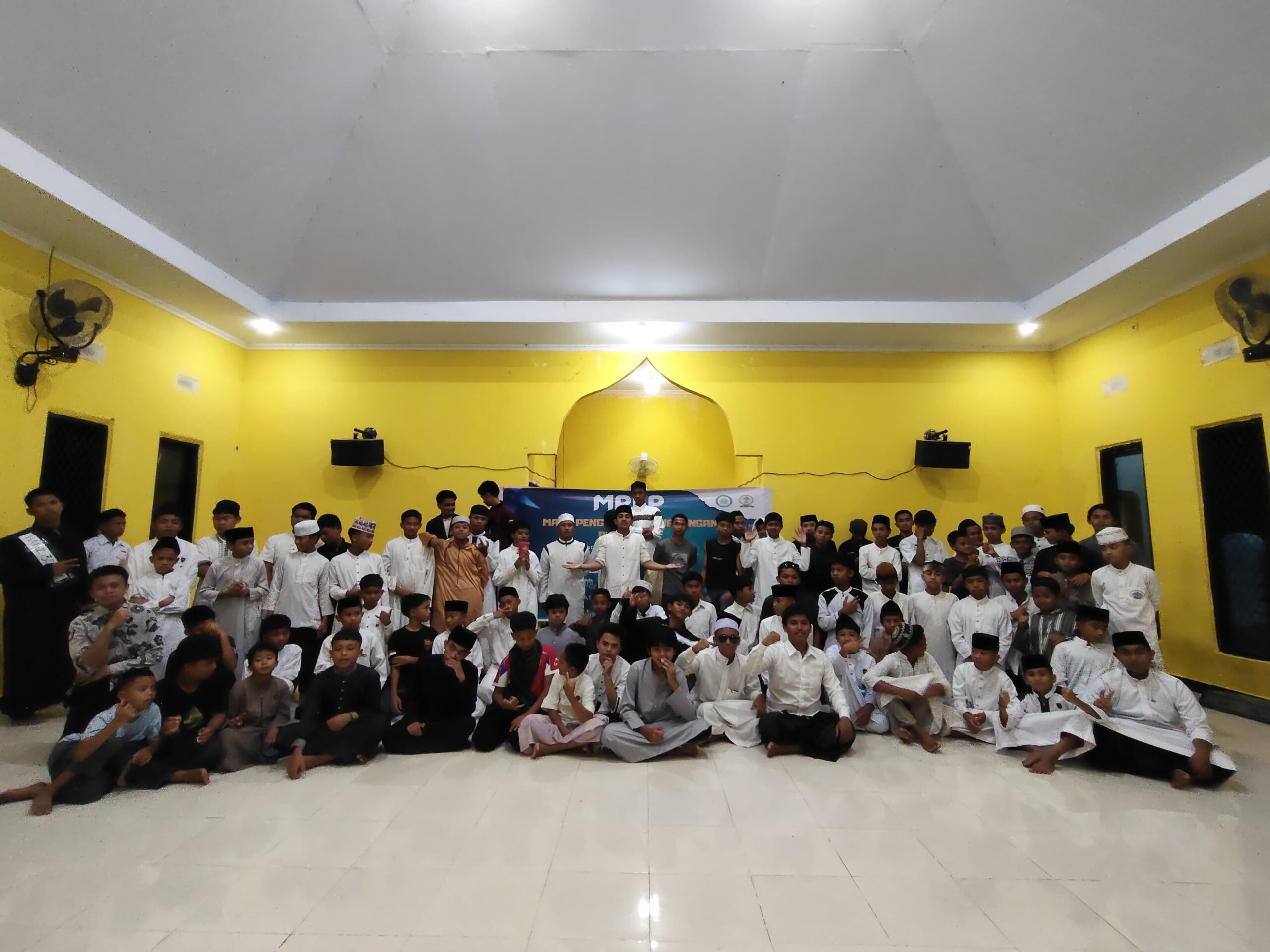 Mahasiswa IAI STIBA Makassar Bawa Semangat di MPLP Ponpes Umar bin Abdul Aziz