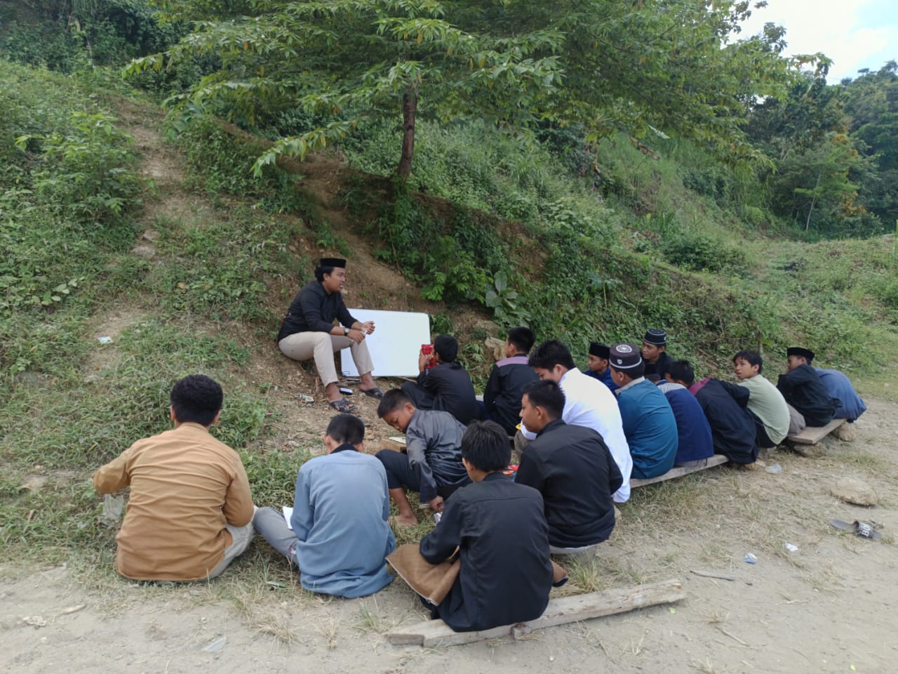 Himpunan Mahasiswa Massenrempulu STIBA Makassar Gelar Daurah Syar’iyyah di Pedalaman Enrekang