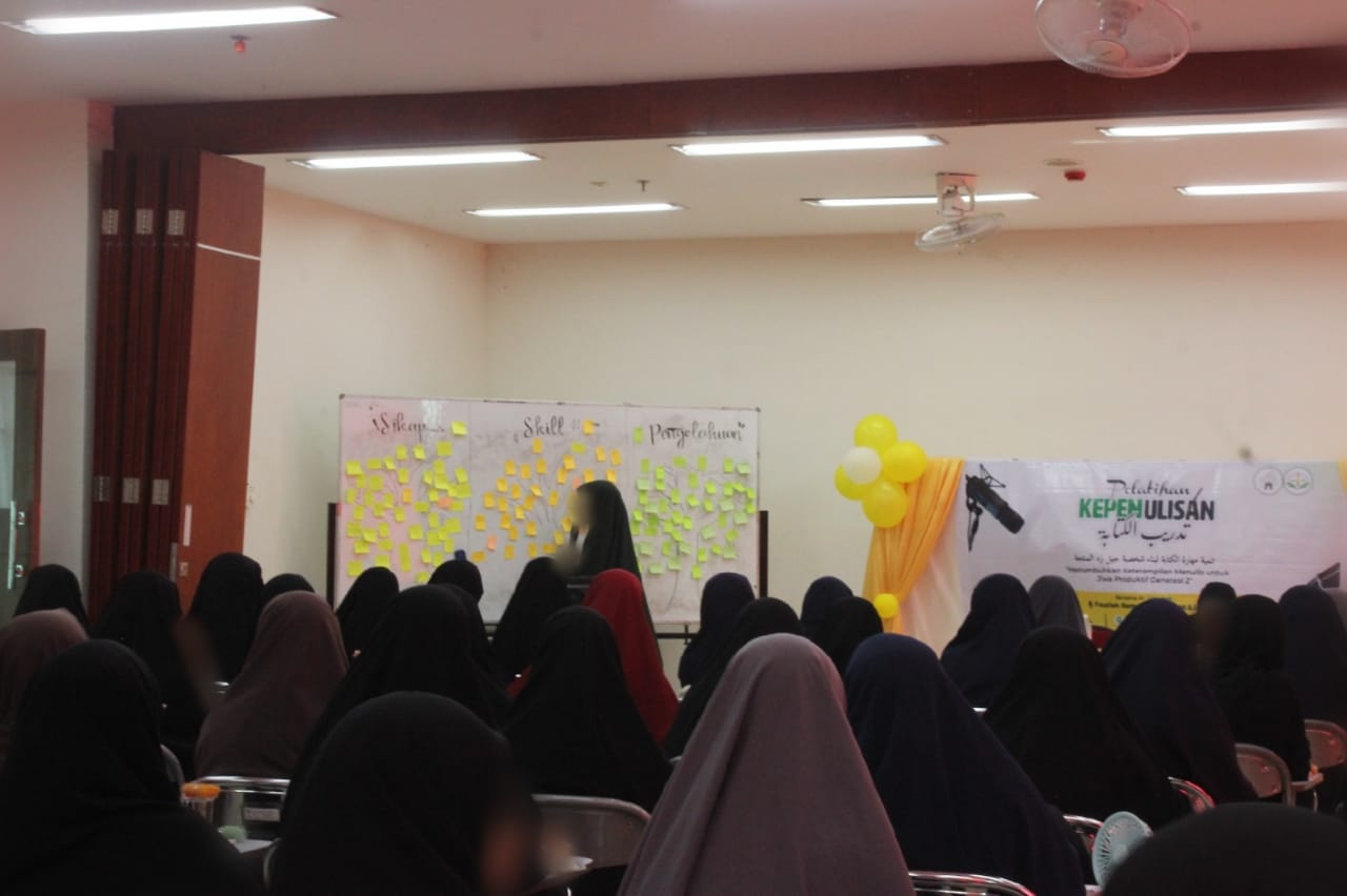 Pelatihan Kepenulisan: Menulis Bukan Sekadar Ingin Dikenal, Tapi Ingin Bermanfaat