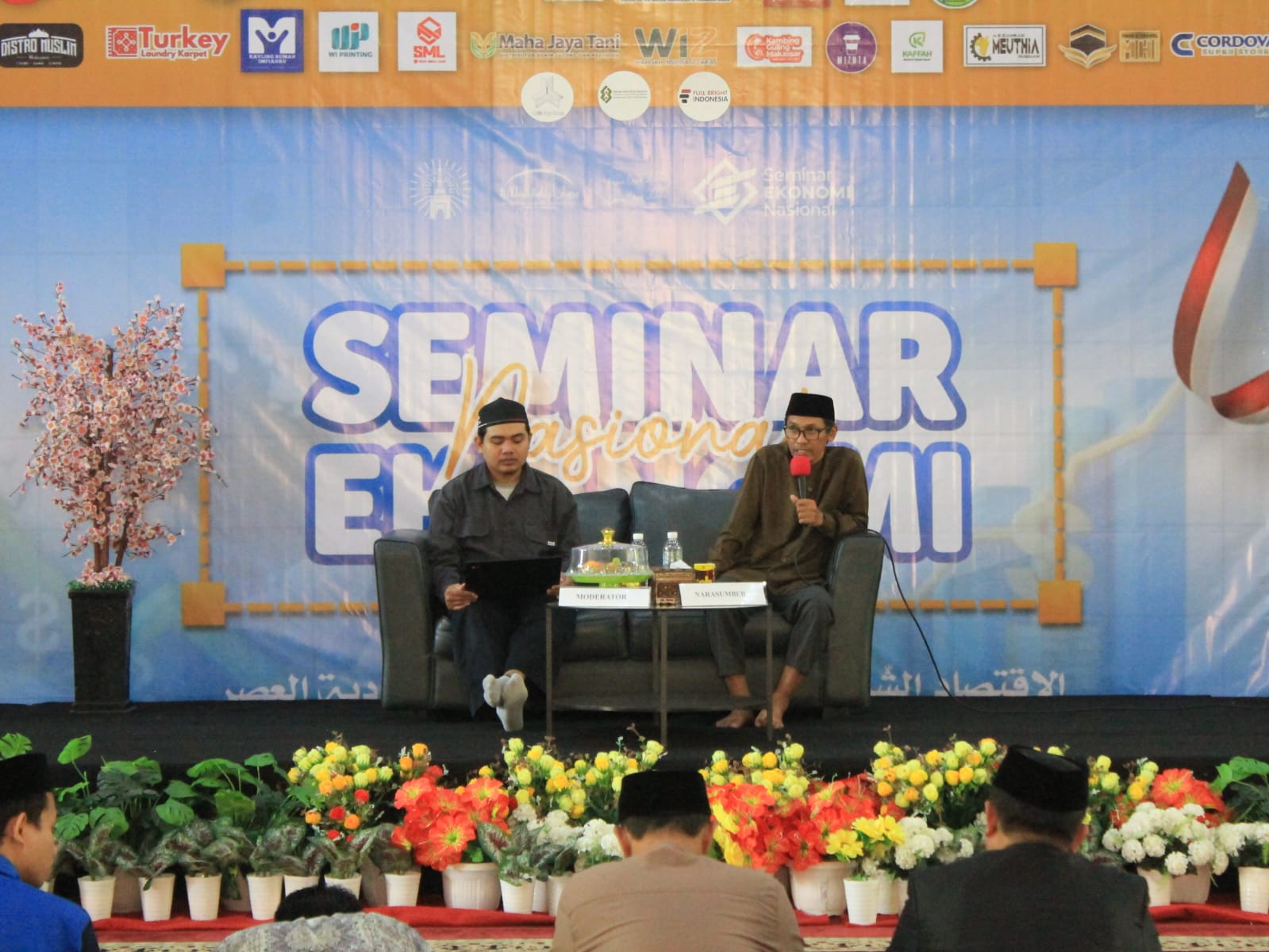 Seminar Ekonomi Nasional, Bahas Ekonomi Syariah di Era Ketidakpastian Global