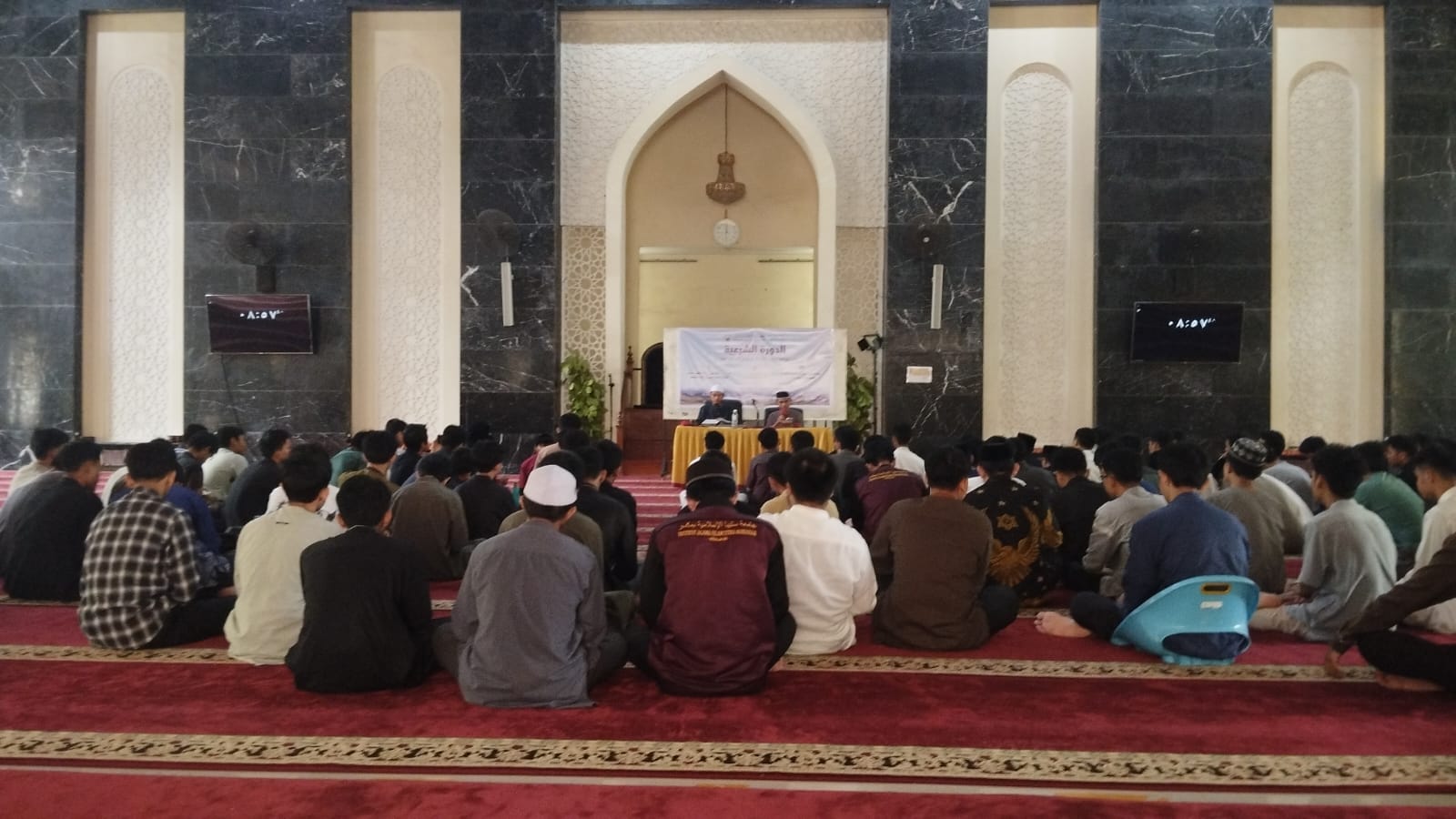 STIBA Makassar Gelar Daurah Hadis: 203 Mahasiswa Belajar Bedah 30 Hadis Shahih