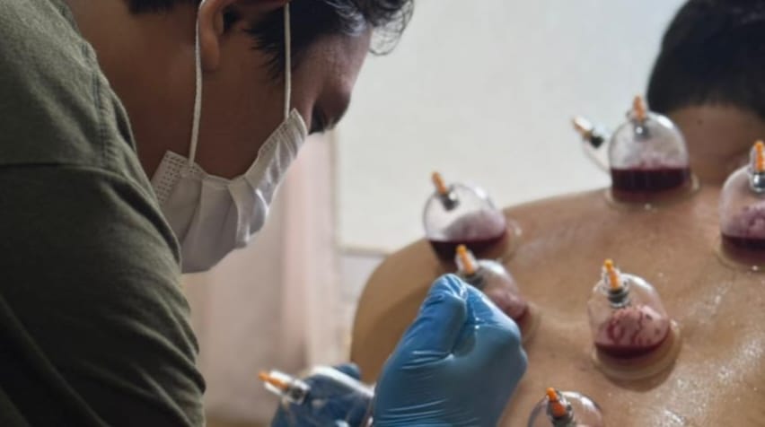 Baksos Bekam UKM Kesehatan IAI STIBA Makassar: Sepekan Layani Asaizah dan Civitas Akademika